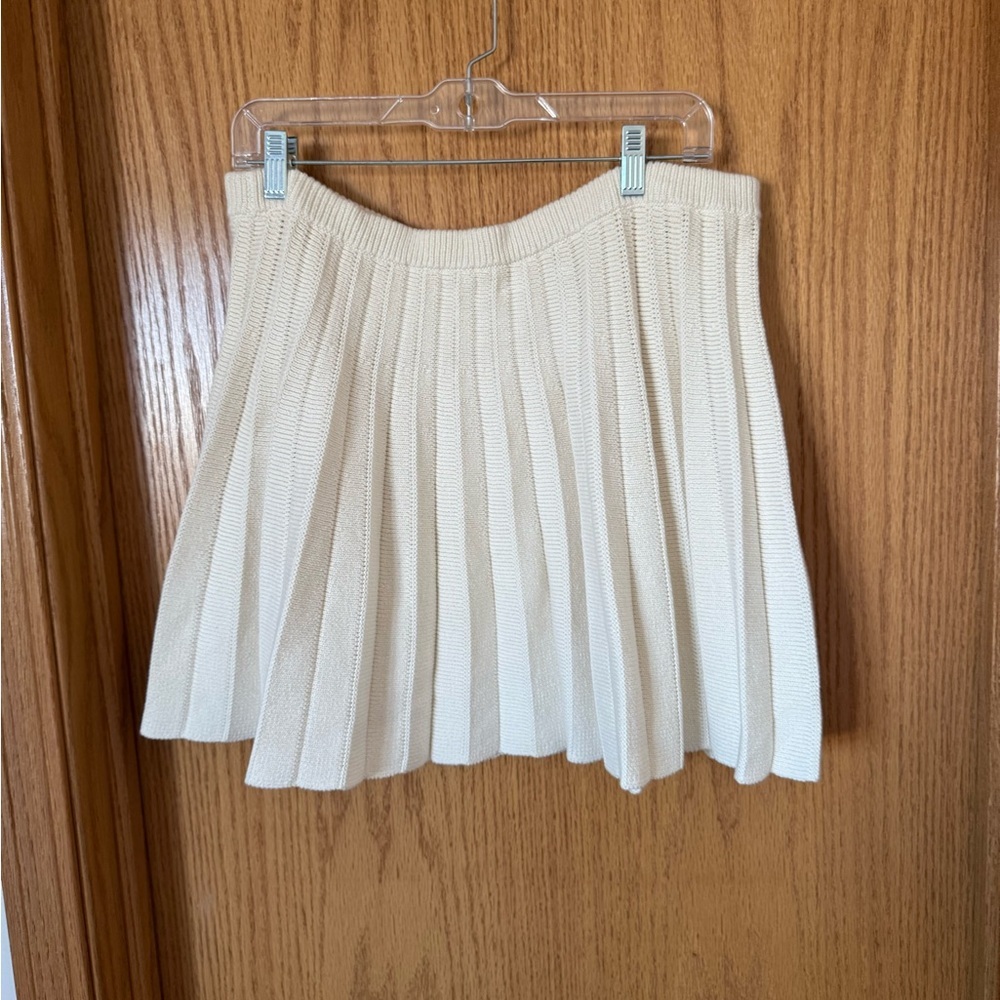Elegant Cream Pleated Skirt